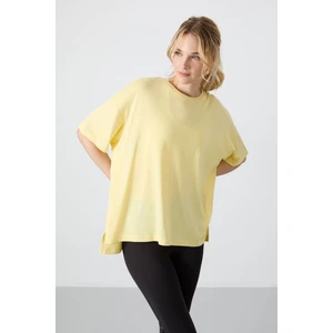 Tommy Life Sarı Penye Modal Yumuşak Tuşeli Oversize Fit Basic Kadın T-Shirt- 97285