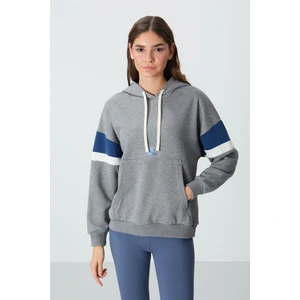 Gri Melanj Kompakt Pamuklu Kalın Pürüzsüz Dokulu Kapüşonlu Oversize Fit Kadın Sweatshirt - 97290
