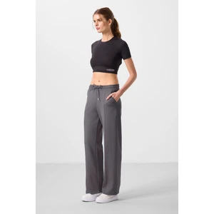 Tommy Life Koyu Gri Yumuşak Dokulu Cepli Ön Dikiş Detaylı Kadın Palazzo Pantolon - 94670