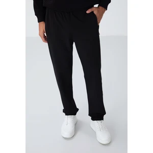 Tommy Life Tommy Life  Siyah Erkek Fermuar Cepli Dar Kesim Klasik Paça Eşofman Alt-84669