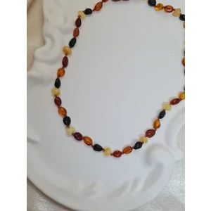 “%100 Doğal Baltık Kehribar Çocuk Kolyesi – Çok Renkli Taşlı Diş Kaşıyıcı Kolye