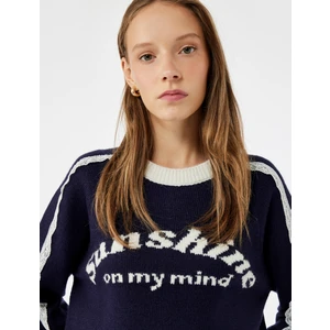 Dantel Detaylı Uzun Kollu Desenli Bisiklet Yaka Kazak