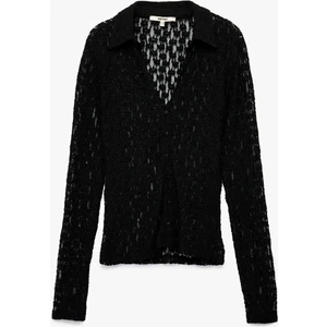 Slim Fit Yarı Transparan Uzun Kollu Kaçık Yaka Dantel Gömlek