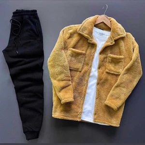 Unisex Pelüş Ceket ve Siyah Eşofman Kombini Alt Üst