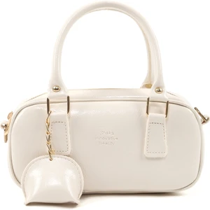 Kırışık Dokulu Krem SHK207 Suni Deri Charm Detaylı Fermuarlı Ayarlanabilir Askılı El, Kol ve Omuz Çantası U:14 E:24 G:8 cm