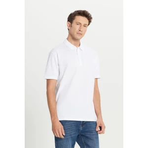 ALTINYILDIZ CLASSICS Erkek Beyaz %100 Pamuk Kıvrılmaz Polo Yaka Slim Fit Dar Kesim Tişört