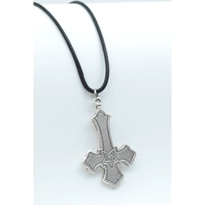 Ters Haç Gümüş Kaplama Deri İp Kolye