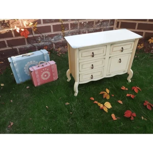 Krem Eskitme 5 Çekmeceli Vintage Komodin