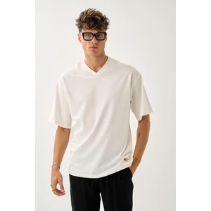 Alexandergardı V Yaka Oversize T-Shirt