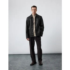 Uzun Kollu Fermuarlı Cep Detaylı Gömlek Yaka Suni Deri Ceket