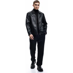 Uzun Kollu Fermuarlı Cep Detaylı Gömlek Yaka Suni Deri Ceket