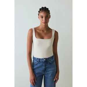 CUPsecret Kendinden Pedli Bej Kare Yaka Kalın Askılı Slim Fit Üst