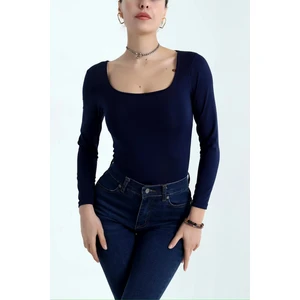 Önü Çift Katlı Kare Yaka Çıtçıtlı Bodysuit