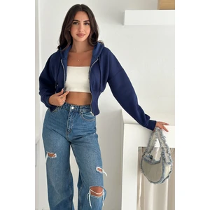 Kadın Siyah Fermuarlı Hoodie – Minimal Sokak Ruhuyla