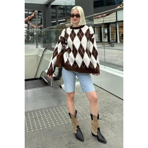 Kahverengi Bisiklet Yaka Şardonlu Baklava Desenli Kazak MG2493