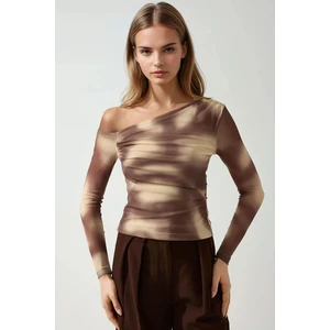 Kadın Asimetrik Yaka Astarlı Tül Bluz Kahve Kahvesi