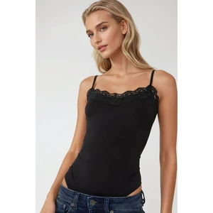 Kadın Dantel Detaylı V Yaka Dar Kesim Bodysuit Siyah