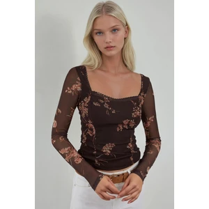 Kadın Kalp Yaka Baskılı Uzun Kollu Üst Mocha Kahvesi