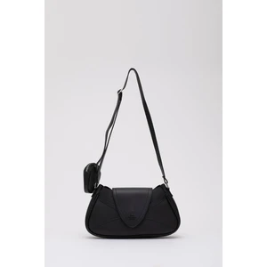 SHK96 Üçgen Kapaklı Cüzdanlı Çanta