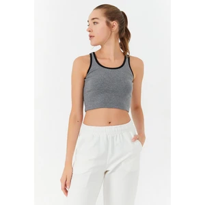 Gri Melanj Basic Sıfır Kol Dar Kalıp U Yaka Kadın Crop Top Atlet - 97162