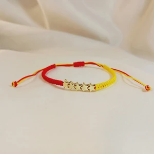 Crystal Atelier 5 Yıldızlı Galatasaray Sarı Kırmızı Taraftar Bilekliği, Unisex El Yapımı Ayarlanabilir Makrome Bileklik, Makrome Bileklik, Taraftar Bileklik, Maç Aksesuarı, Galatasaray Bileklik