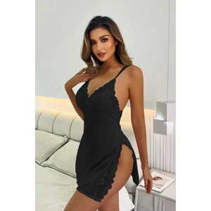 Merry See Dantelli Yanlardan Derin Yırtmaçlı Gecelik