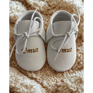 Bebeğinize Özel Beyaz Bağcıklı Ayakkabı