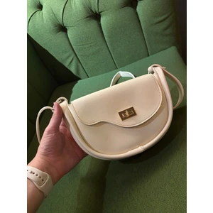 Slant Kadın Krem Çapraz Omuz Çantası – Yeni Sezon, Özel Kesim Kapak, Ayarlanabilir Askılı