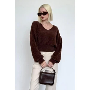 Kahverengi V Yaka Yumuşak Dokulu Kadın Kazak MG2499