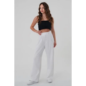 Kadın Beyaz Yüksek Bel Cırtlı Palazzo Pantolon Rahat Kullanım İçin Şık Model