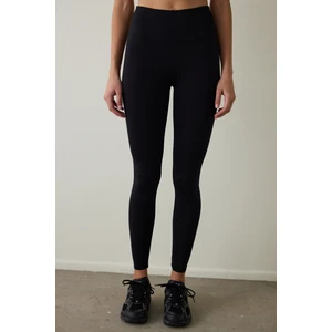 Siyah Smooth Feel  Yüksek Bel Slim Fit Tayt