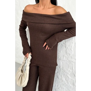 Kadın Kahverengi Selanik Kumaş Madonna Yaka Alt Üst Pantolonlu Takım