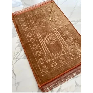 Lüks Kalın Yumuşak Peluş Seccade Hediyelik Çeyizlik Polyester Malzeme ile Kaymaz Taban Özellikli