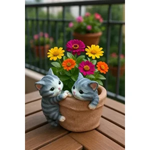 Sevimli Kedi Figürlü Saksı (Çiçekler Dahil Değildir)