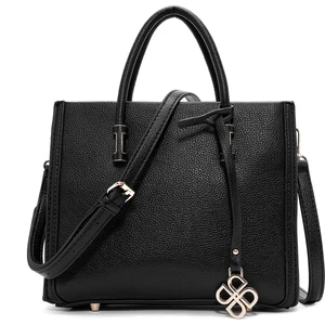 Kadın Siyah Uzun Askılı Kol Çantası 25ABD2419FT