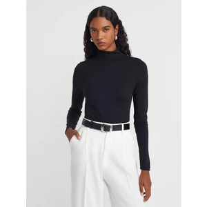 10714 Dik Yaka Yünlü Yumuşak Ince Dokulu Triko Kazak-Siyah