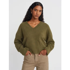 10645 V Yaka Yumuşak Dokulu Triko Kazak-Haki