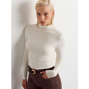 10714 Dik Yaka Yünlü Yumuşak Ince Dokulu Triko Kazak-Ekru