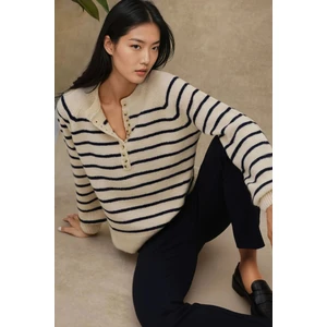 Kadın Çizgili Düğme Yaka Kazak Natural
