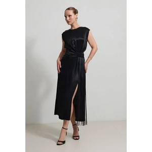 Siyah Püskül ve Bel Detaylı Kolsuz Tam Kalıp Elbise