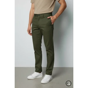 Erkek Italyan Kesim Esnek Likralı Kumaş Pantolon – Şık, Rahat ve Günlük Kullanıma Uygun