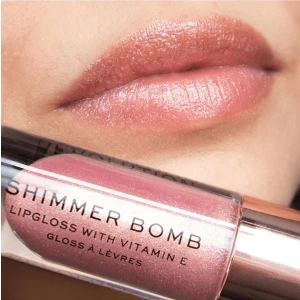 Likit Lip Gloss Baby Renk – Dolgunlaştırıcı, Uzun Süre Kalıcı ve Yoğun Parlak Etkili Dudak Parlatıcısı