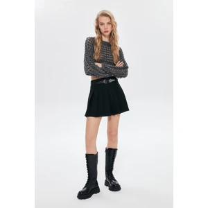 Kemer Detaylı Pileli Mini Etek Siyah