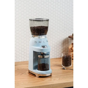 SMEG CGF01PBEU PASTEL MAVİ KAHVE ÖĞÜTME MAKİNASI