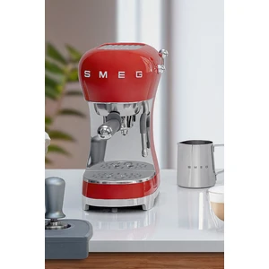Smeg ECF02RDEU Kırmızı Espresso Kahve Makinesi
