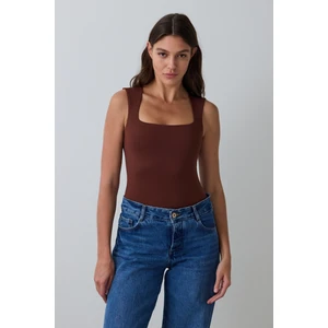 Kapuçino Kare Yaka Kalın Askılı Slim Fit Body