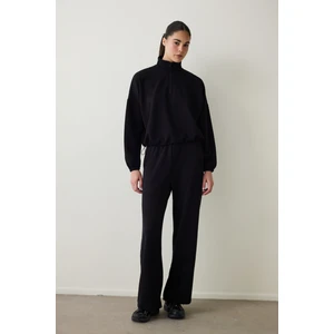 Siyah Silky Feel Dik Yaka Crop Sweatshirt
