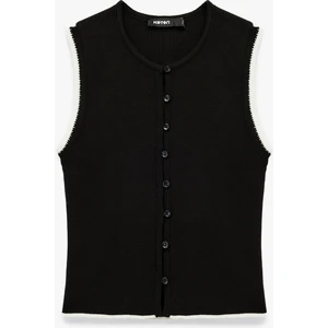 Renk Kontrast Detaylı Düğmeli Bisiklet Yaka Triko Yelek