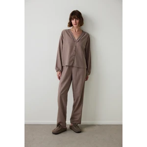 Bej Brownish Ekoseli Gömlek Yaka Pamuklu Bağlama Detaylı Pijama Takımı