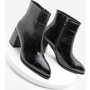 Kadın Sivri Burun Dikiş Detaylı Kalın Topuklu Bot Verika Siyah Croco